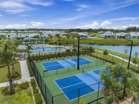 1349 Harper Way Vero Beach FL 32960