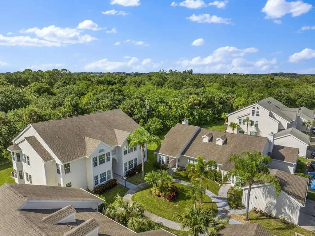 1915 Westminster Circle Vero Beach FL 32966