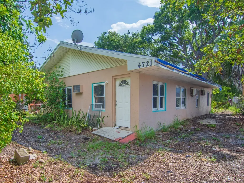 4721 28th Court Vero Beach FL 32967