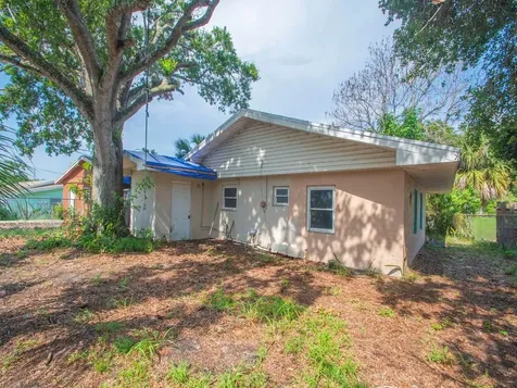 4721 28th Court Vero Beach FL 32967