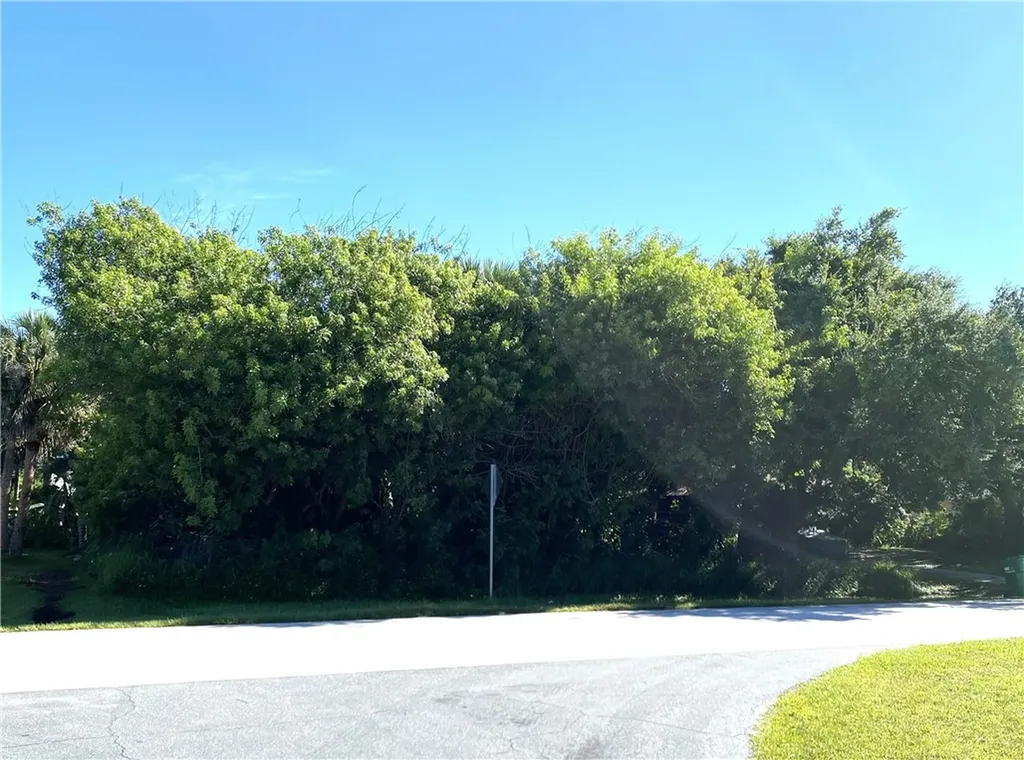 782 Vocelle Avenue Sebastian FL 32958
