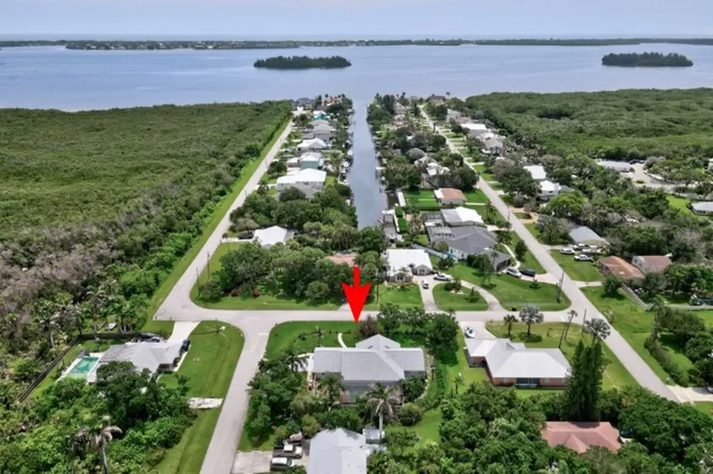 185 12th Street SE Vero Beach FL 32962