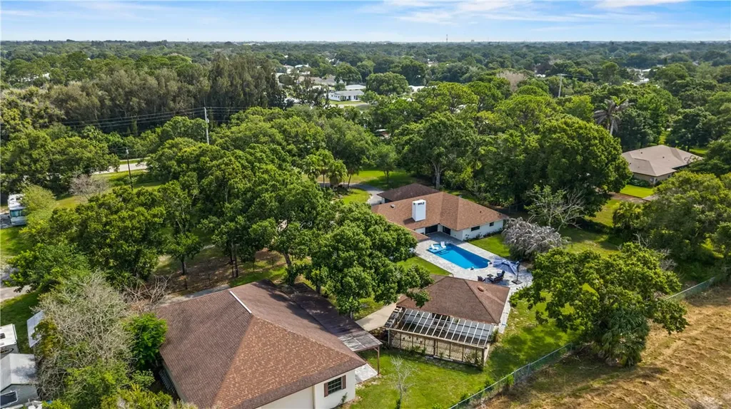 2525 4th Street Vero Beach FL 32962