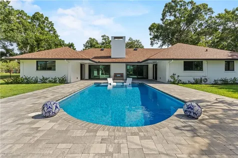 2525 4th Street Vero Beach FL 32962