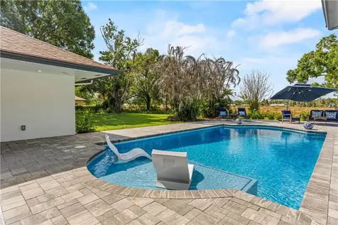 2525 4th Street Vero Beach FL 32962