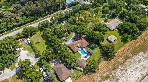 2525 4th Street Vero Beach FL 32962