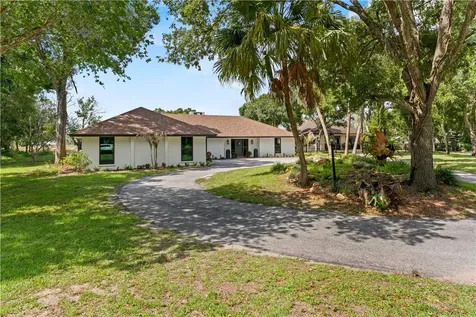 2525 4th Street Vero Beach FL 32962