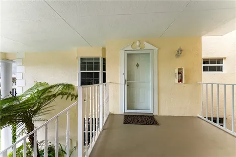 476 Grove Isle Circle Vero Beach FL 32962