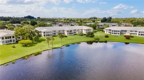 476 Grove Isle Circle Vero Beach FL 32962