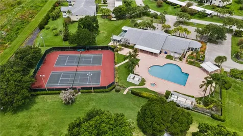 476 Grove Isle Circle Vero Beach FL 32962