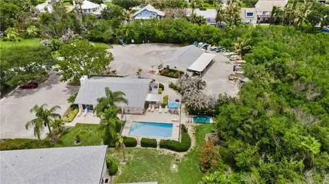476 Grove Isle Circle Vero Beach FL 32962