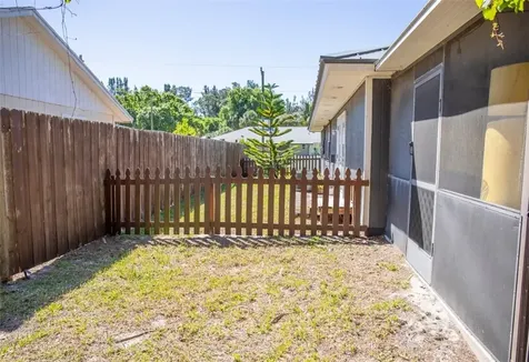 6095 7th Street Vero Beach FL 32968