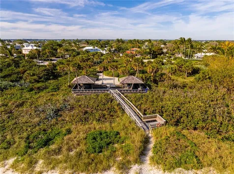 1825 Mooringline Drive Vero Beach FL 32963