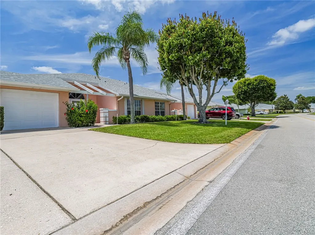 847 Lake Orchid Circle Vero Beach FL 32962