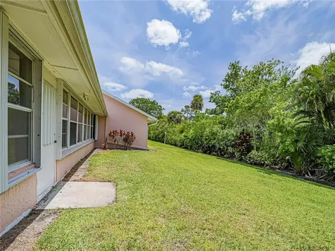 847 Lake Orchid Circle Vero Beach FL 32962