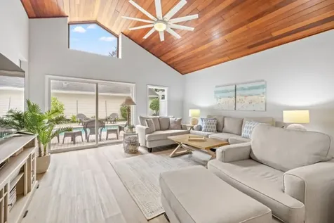 300 S Peppertree Drive Vero Beach FL 32963