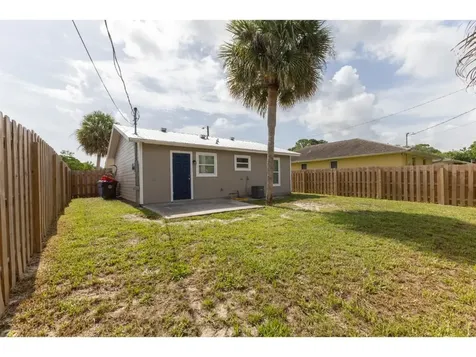 1325 22nd Avenue SW Vero Beach FL 32962