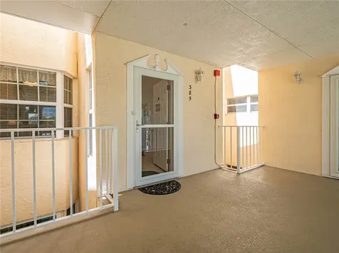 385 Grove Isle Circle Vero Beach FL 32962