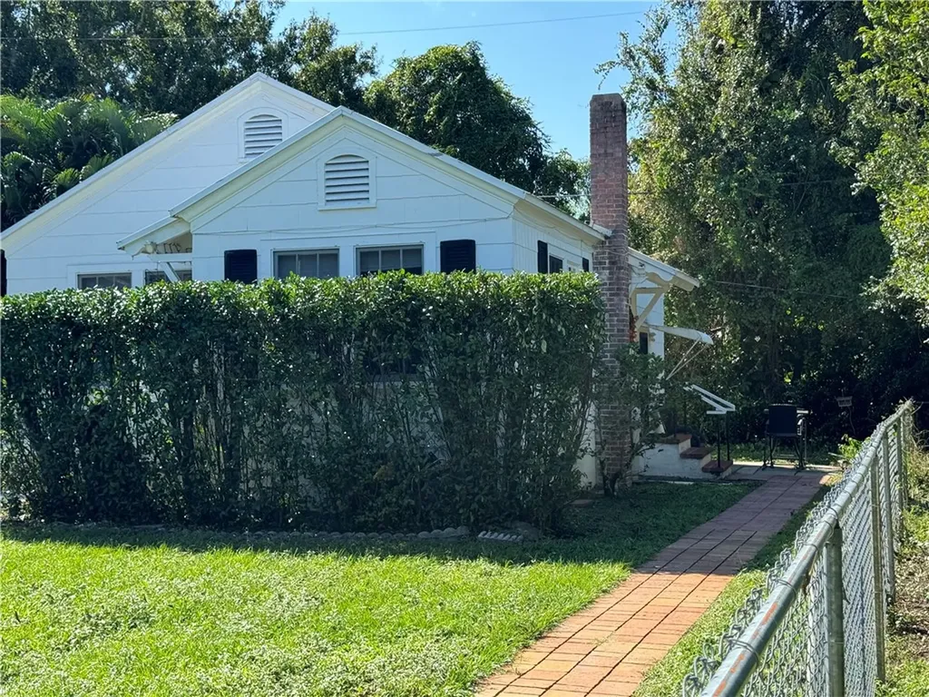 1843 22nd Avenue Vero Beach FL 32960