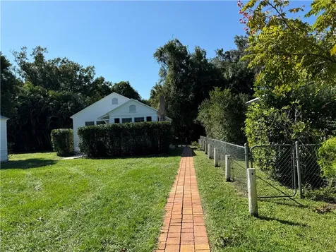 1843 22nd Avenue Vero Beach FL 32960