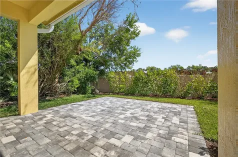 1805 Bridgepointe Circle Vero Beach FL 32967