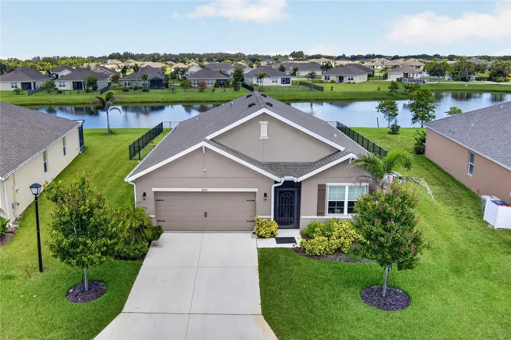 2233 Stratton Terrace SW Vero Beach FL 32968