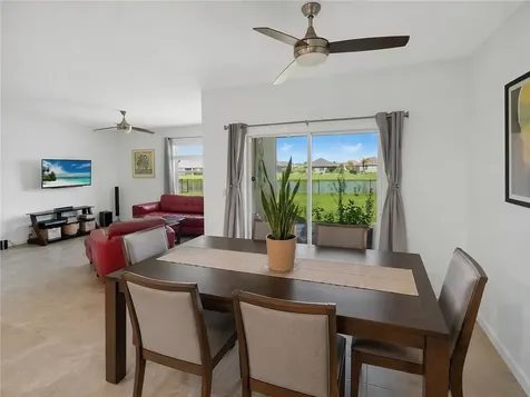 2233 Stratton Terrace SW Vero Beach FL 32968