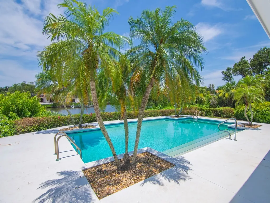 609 Lake Drive Vero Beach FL 32963