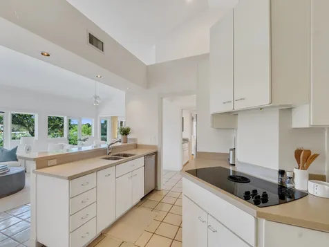 609 Lake Drive Vero Beach FL 32963
