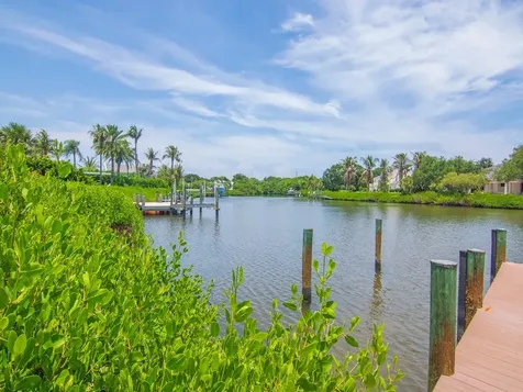 609 Lake Drive Vero Beach FL 32963