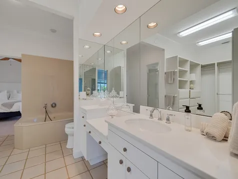 609 Lake Drive Vero Beach FL 32963