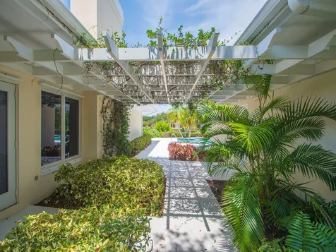 609 Lake Drive Vero Beach FL 32963