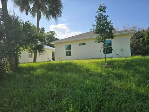 6135 7th Place Vero Beach FL 32968