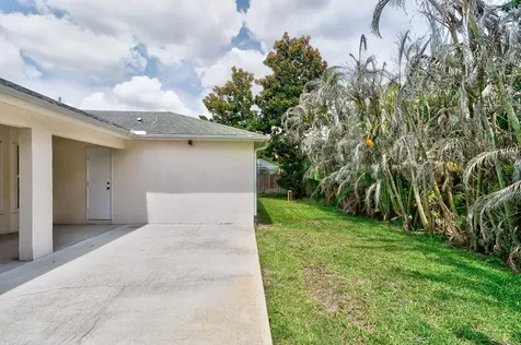 934 Bermuda Avenue Sebastian FL 32958
