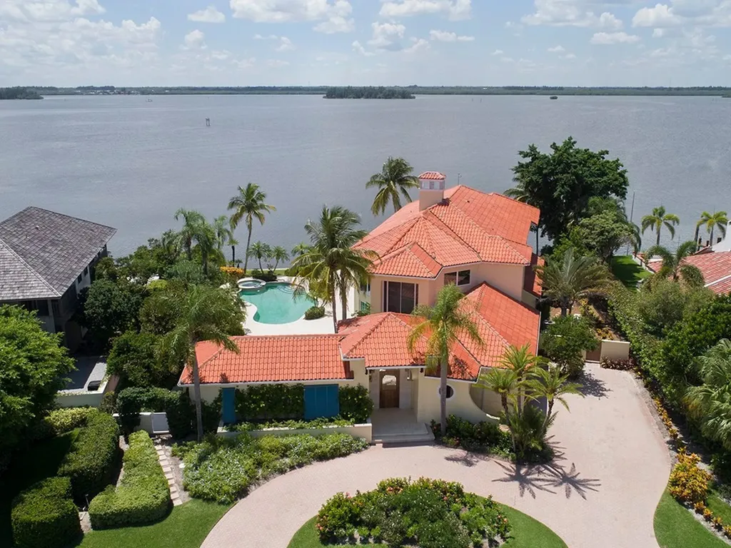 145 Anchor Drive Vero Beach FL 32963