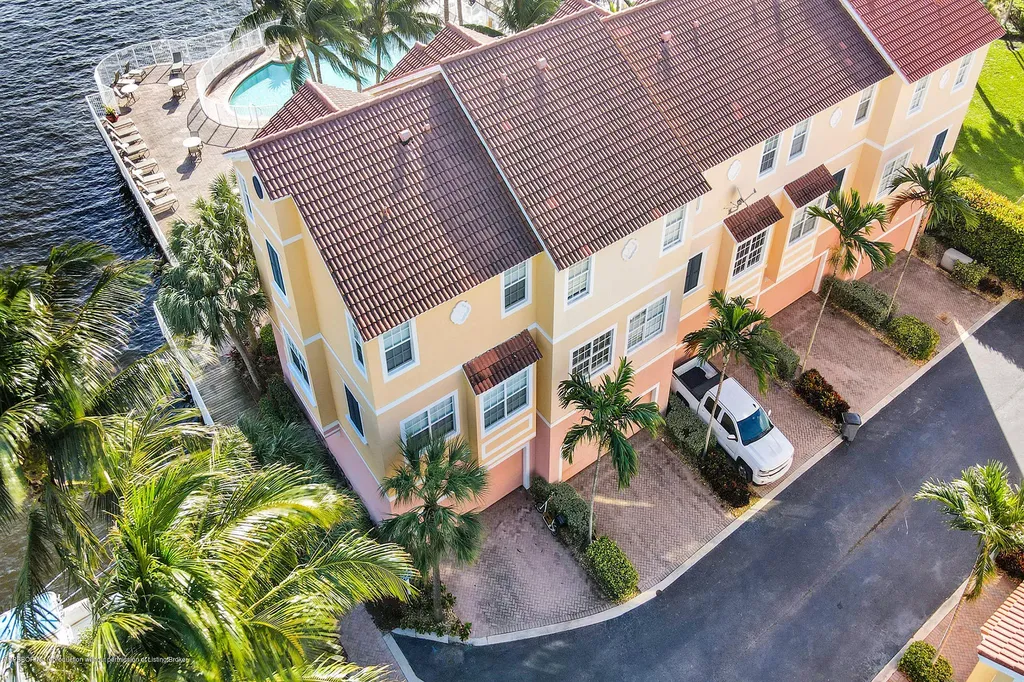 147 Harbors Way Boynton Beach FL 33435