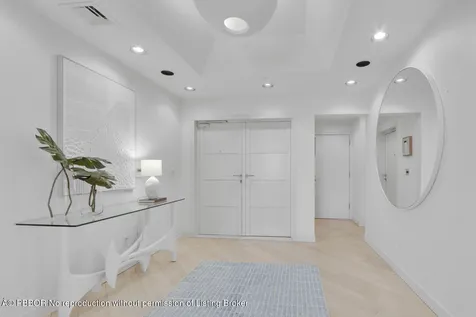 2 N Breakers Row Palm Beach FL 33480