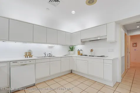 2 N Breakers Row Palm Beach FL 33480