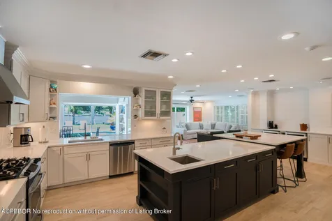 11916 Lake Shore Place North Palm Beach FL 33408