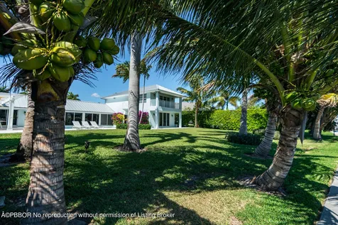 11916 Lake Shore Place North Palm Beach FL 33408