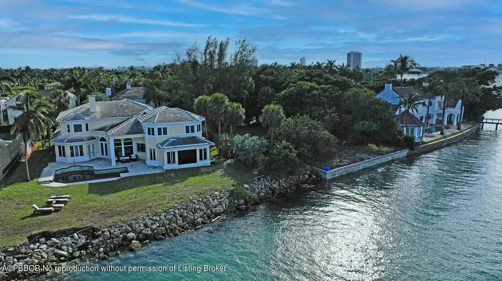 305 Indian Road Palm Beach FL 33480