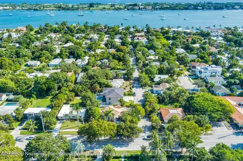 383 31st Court West Palm Beach FL 33407
