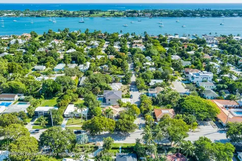 383 31st Court West Palm Beach FL 33407