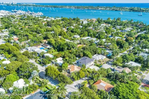 383 31st Court West Palm Beach FL 33407