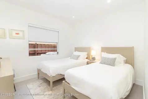 439 28th Street West Palm Beach FL 33407