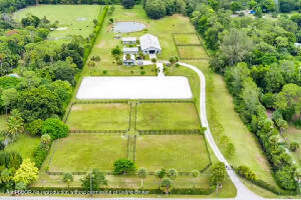 2770 E Road Loxahatchee FL 33470