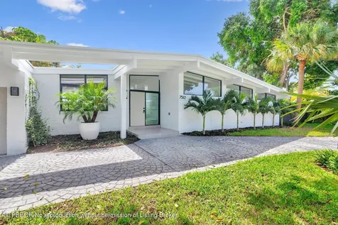 7512 W Lake Drive West Palm Beach FL 33406
