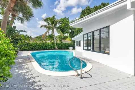 7512 W Lake Drive West Palm Beach FL 33406
