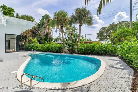 7512 W Lake Drive West Palm Beach FL 33406