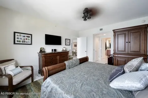 2650 Lake Shore Drive Riviera Beach FL 33404